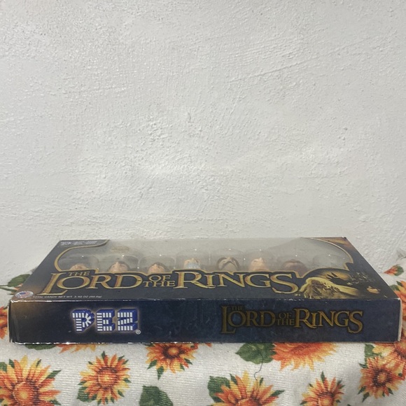 8ct NIB PEZ lord of the rings 2XL T-shirt combo - Picture 5 of 12